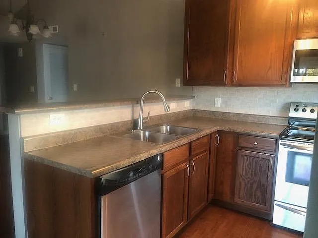 6303 Spring Creek Ln — Photo 4