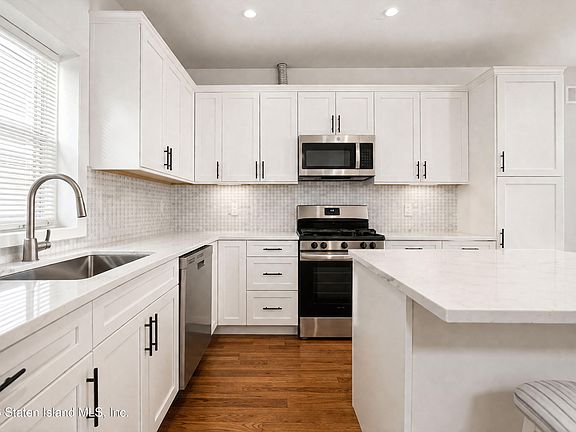 2nd image of 5336 Arthur Kill Rd