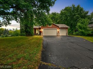 6495 Deerwood Ln, Lino Lakes, MN 55014