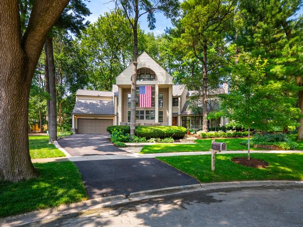 623 E Bailey Rd, Naperville, IL 60565
