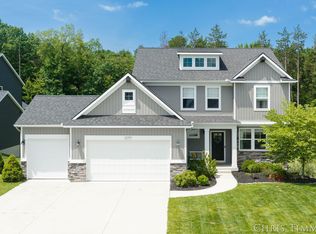 12717 Riverton Rd, Grand Haven, MI 49417