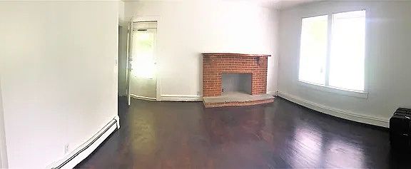 3rd image of 913 W Neville St