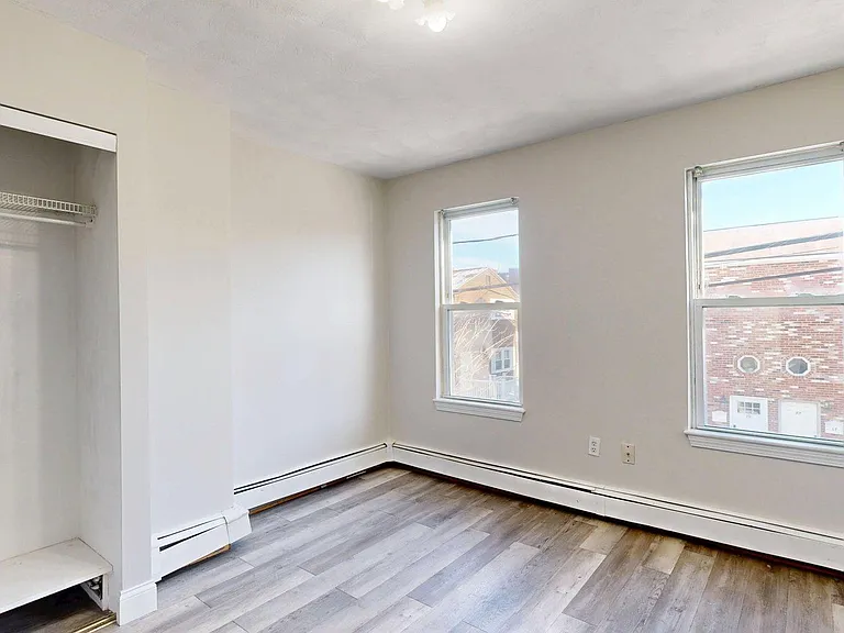 137 Chelsea St #2 — Photo 6