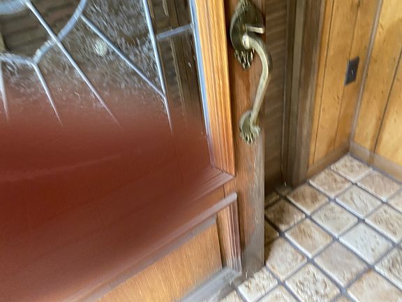 4th image of 212 Walker St