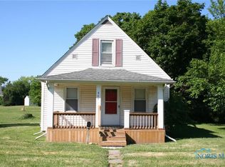 949 Ansonia St, Oregon, OH 43616
