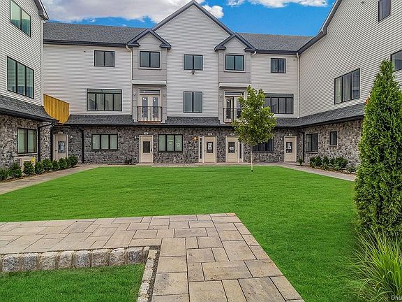 2nd image of 6 Monsey Blvd #202