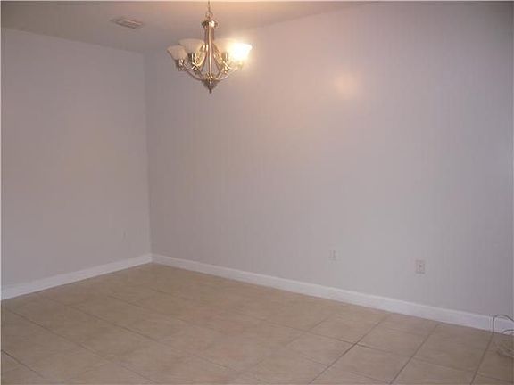 4th image of 1635 SE 31st Ct
