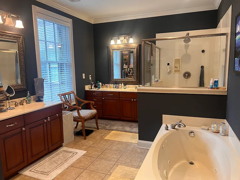 411 E Hull St — Photo 16
