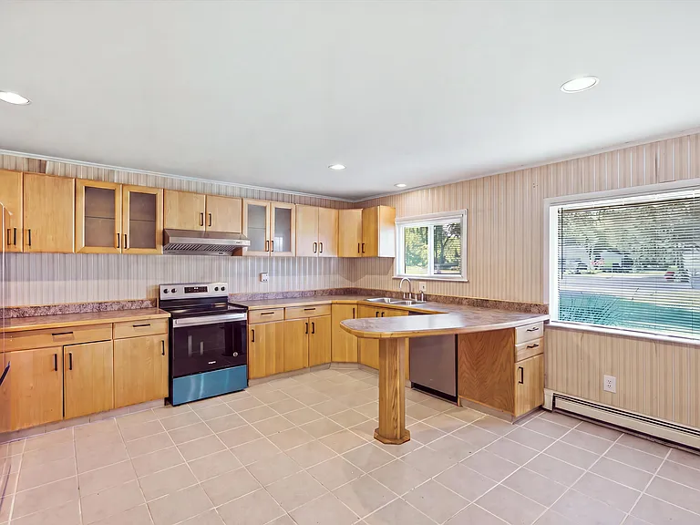 16148 W Thirteen Mile Rd — Photo 6