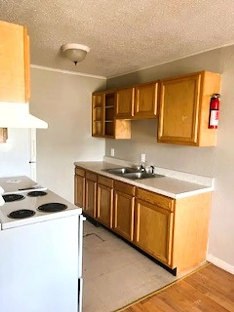 Jannahs-309 South 3rd Street — Photo 1