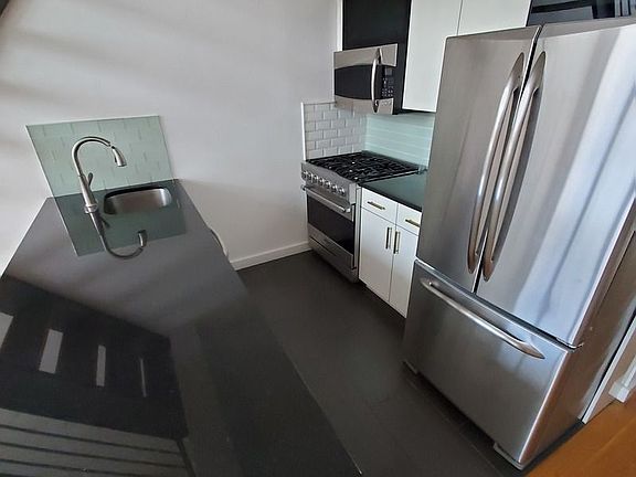 4th image of 236 N 7th St #3R