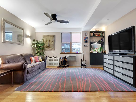 2nd image of 754 E 6th St APT 6B