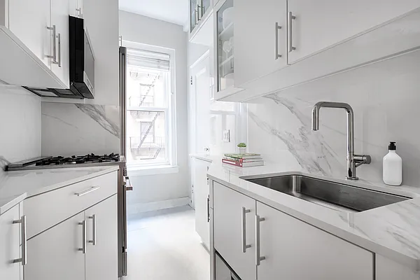 Sold by Sotheby's International Realty | media 5