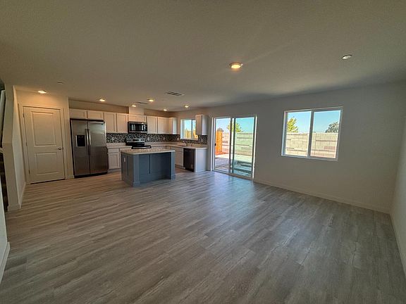 4th image of 8184 Whippersnapper Way