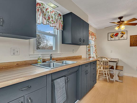 5th image of 801 Olena Ave SE