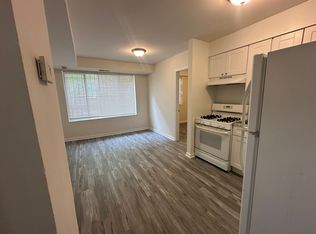 706 Brandywine St SE #102, Washington, DC 20032