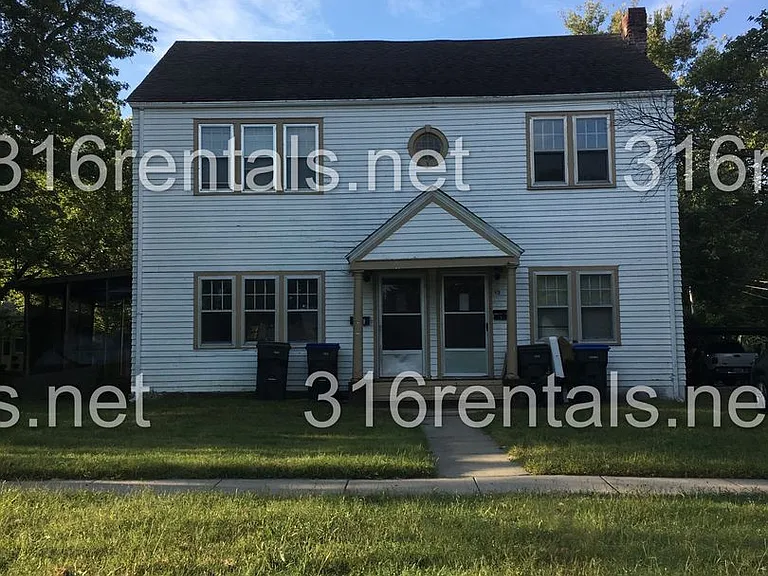 419 E 6th St — Photo 1