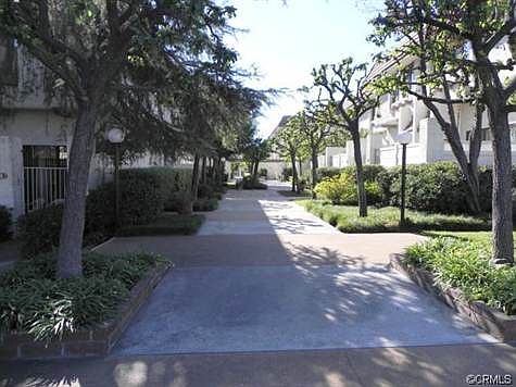 1st image of 848 W Huntington Dr Unit 32