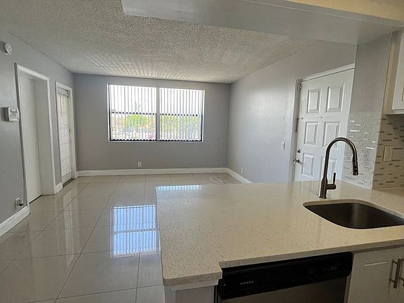 4th image of 728 Executive Center Dr #35-5-35