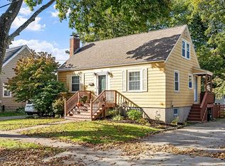 8 Gardner Rd, Reading, MA 01867