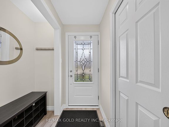 4th image of 92 Cathcart Cres