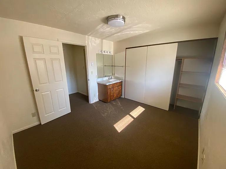 Hayward — Photo 46