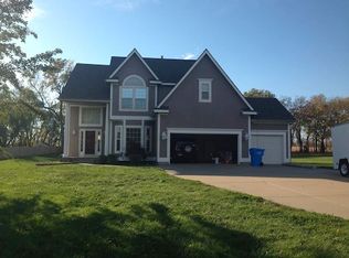 17645 169th St, Basehor, KS 66007