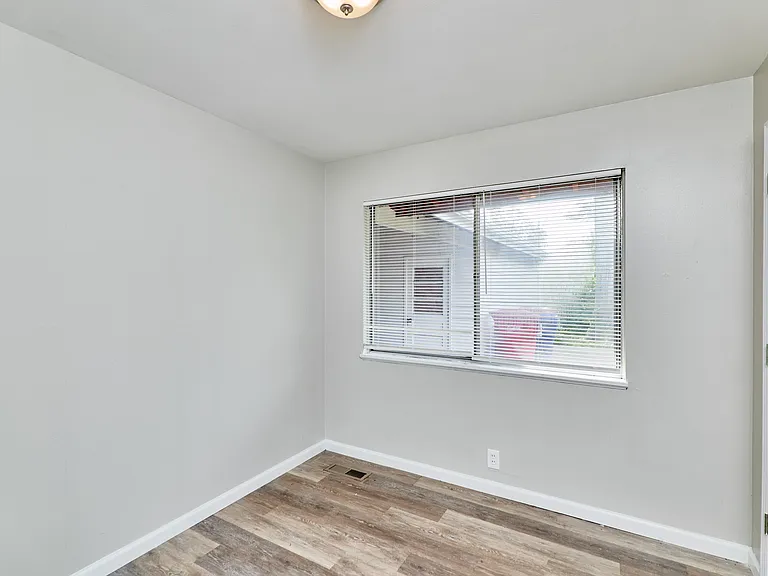 1495 Tremont Dr — Photo 19