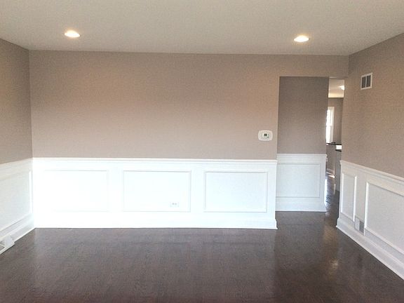 4th image of 283 Marquette Ave