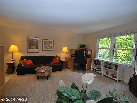 2nd image of 204 Hampton Dr