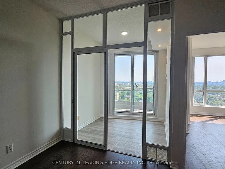 18 Holmes Ave #1915 — Photo 12