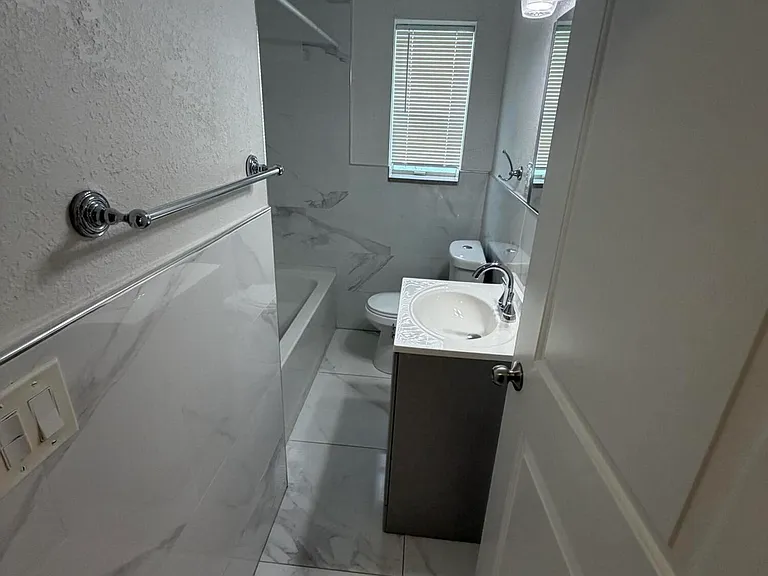 442 Winters St — Photo 27