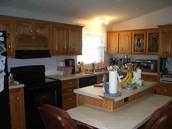 5th image of 1643 Bradley Ln