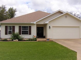 119 Sandlewood Ln W, Kerrville, TX 78028