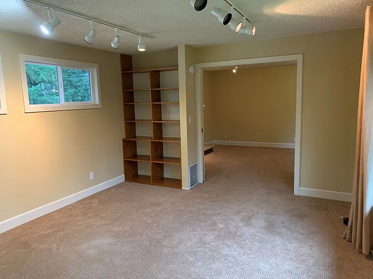 1735 McLean Blvd — Photo 10