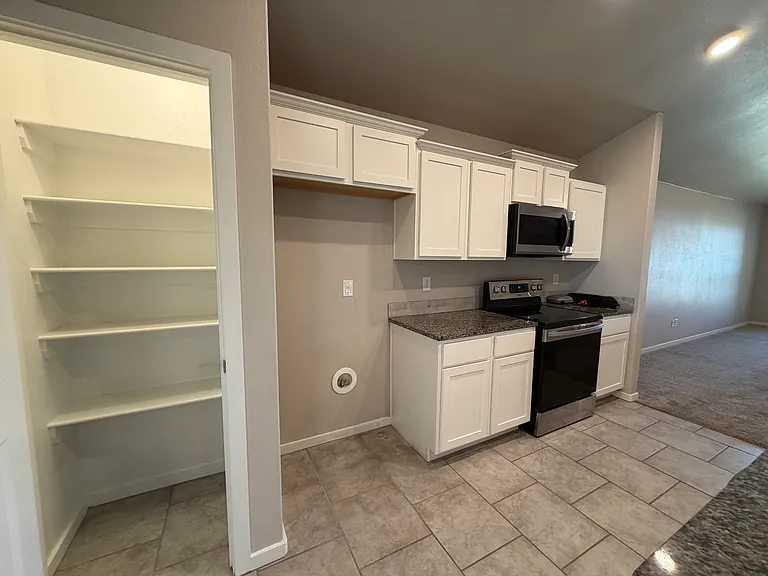 10424 Xenia Ave — Photo 10