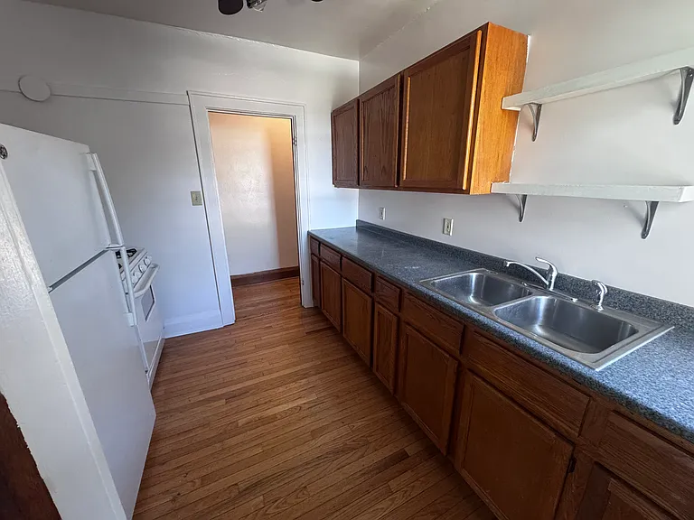 2416 S Logan Ave #7 — Photo 6