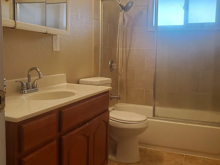 564 Alhambra St — Photo 11