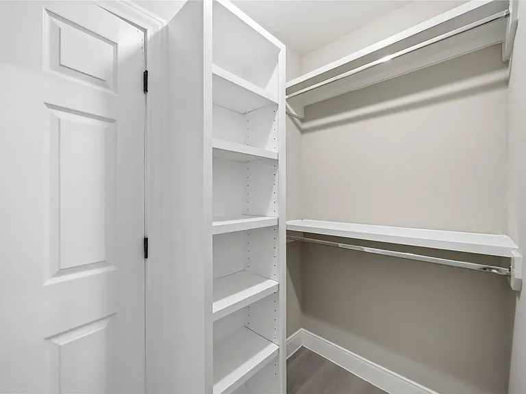 8129 Linda Vista Rd — Photo 14