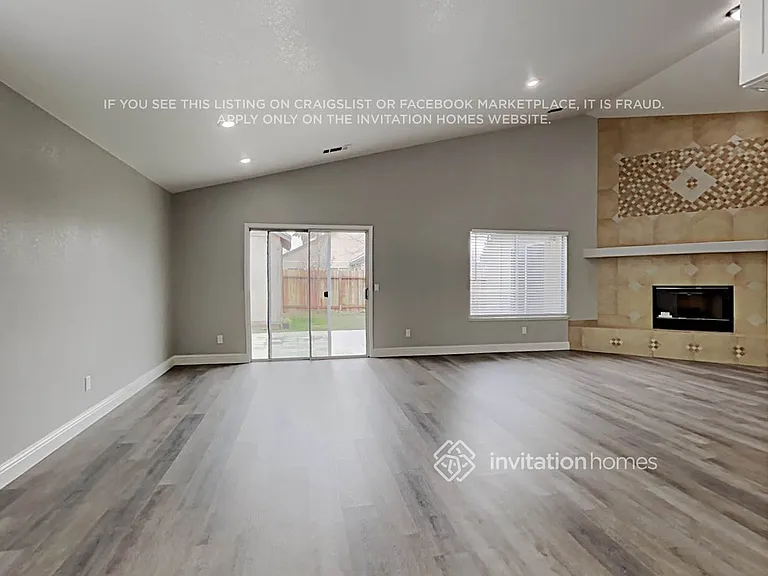 1182 Park Heights Dr — Photo 6