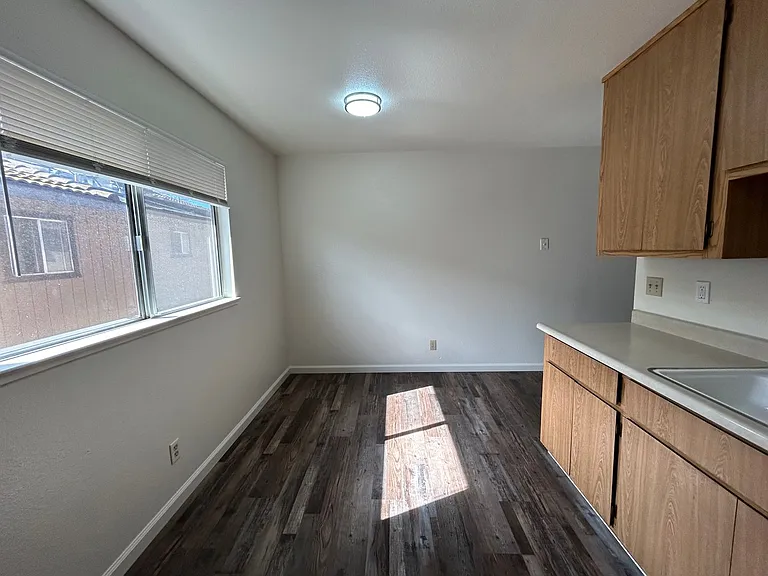 134 S Parsons Ave #F — Photo 9