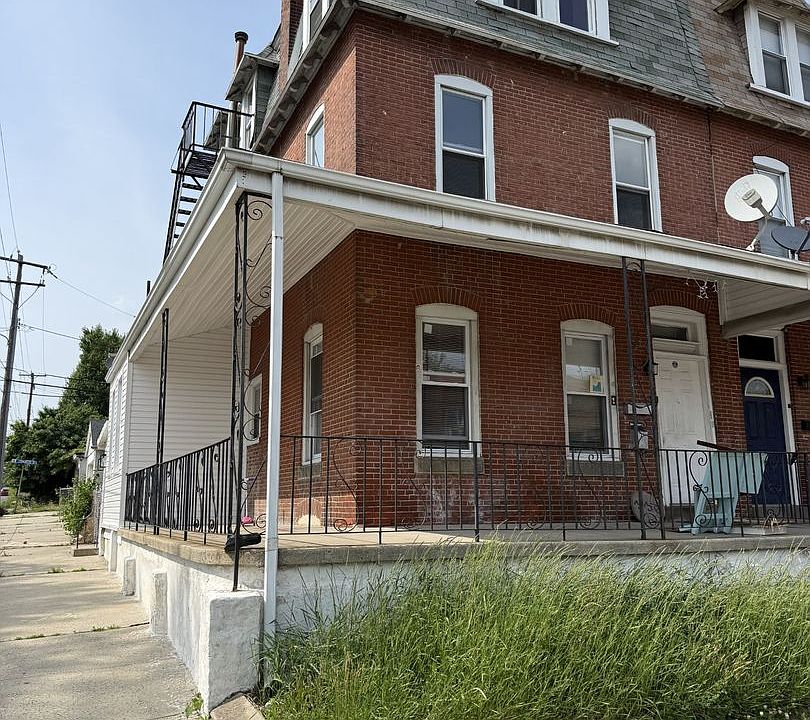 1st image of 336 W 8th St