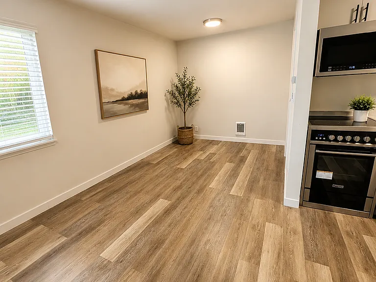 Eleanor Apartments — Photo 10