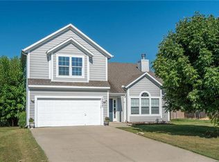 22033 Falcon Ridge Dr, Spring Hill, KS 66083