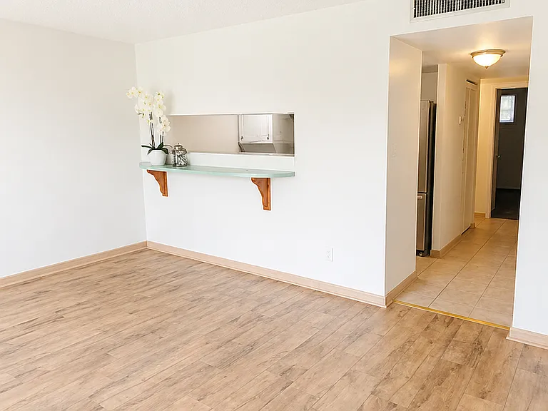 5820 N Church Ave #129 — Photo 6