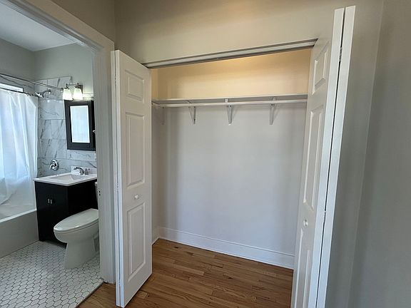 3rd image of 2712 N Milwaukee Ave APT 313