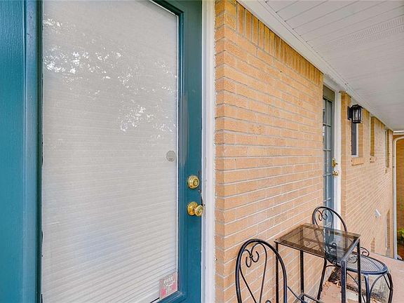 3rd image of 3510 Roswell Rd NW APT M4