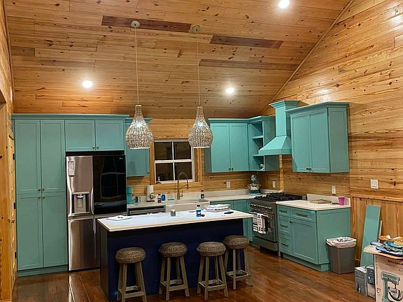 2nd image of 1871 E Perimeter Rd SE