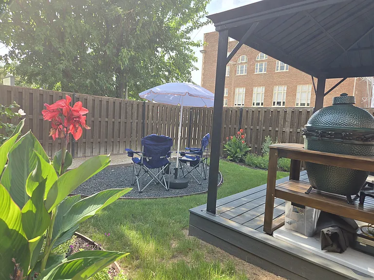 Shared yard