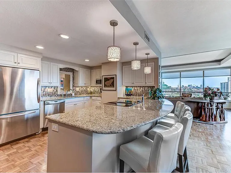 4501 Lindell Blvd #16C — Photo 8